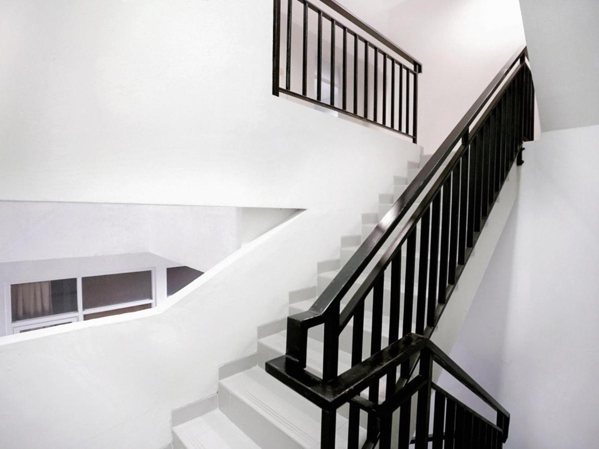 ג'קרטה Oyo 415 The Kartini 8 Residence מראה חיצוני תמונה