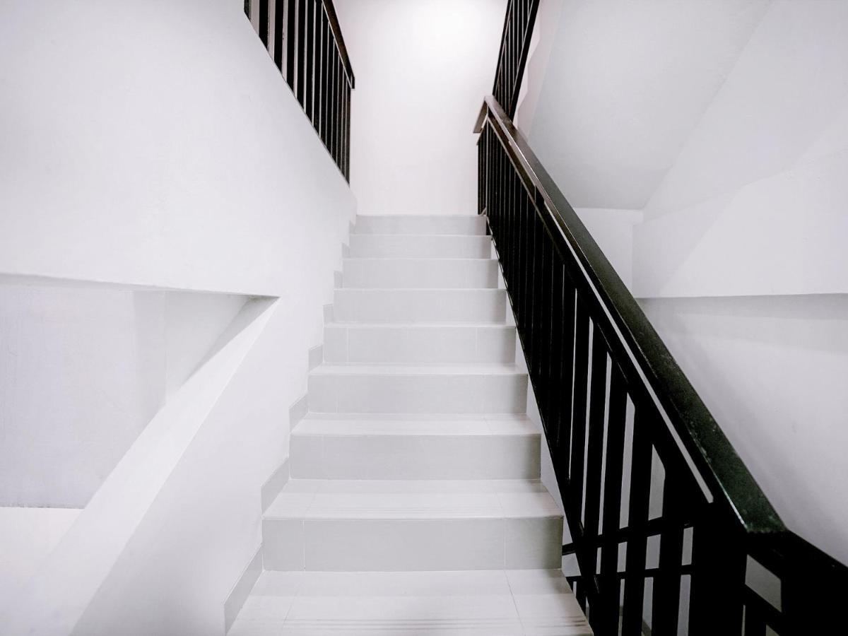 ג'קרטה Oyo 415 The Kartini 8 Residence מראה חיצוני תמונה