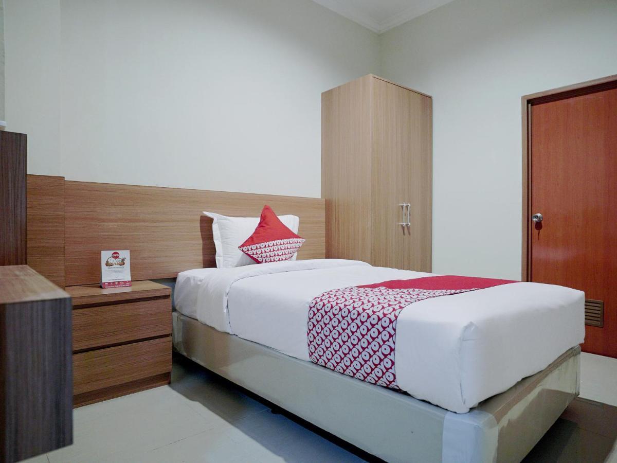ג'קרטה Oyo 415 The Kartini 8 Residence מראה חיצוני תמונה